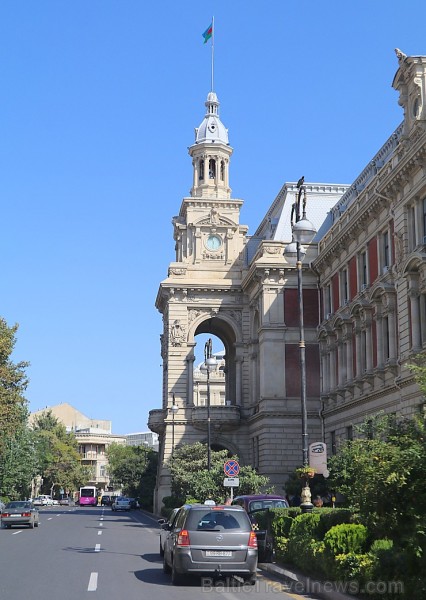 Travelnews.lv ar ekskursiju autobusu apceļo Baku raksturīgākās vietas. Sadarbībā ar Latvijas vēstniecību Azerbaidžānā un tūrisma firmu «RANTUR Travel Travelnews.lv ar ekskursiju autobusu apceļo Baku raksturīgākās vietas. Sadarbībā ar Latvijas vēstniecību Azerbaidžānā un tūrisma firmu «RANTUR Travel 237682