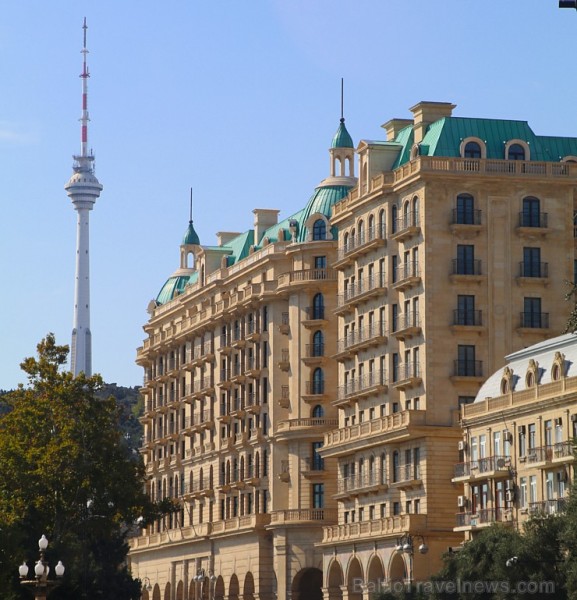 Travelnews.lv ar ekskursiju autobusu apceļo Baku raksturīgākās vietas. Sadarbībā ar Latvijas vēstniecību Azerbaidžānā un tūrisma firmu «RANTUR Travel Travelnews.lv ar ekskursiju autobusu apceļo Baku raksturīgākās vietas. Sadarbībā ar Latvijas vēstniecību Azerbaidžānā un tūrisma firmu «RANTUR Travel 237683