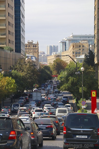 Travelnews.lv ar ekskursiju autobusu apceļo Baku raksturīgākās vietas. Sadarbībā ar Latvijas vēstniecību Azerbaidžānā un tūrisma firmu «RANTUR Travel Travelnews.lv ar ekskursiju autobusu apceļo Baku raksturīgākās vietas. Sadarbībā ar Latvijas vēstniecību Azerbaidžānā un tūrisma firmu «RANTUR Travel 237684