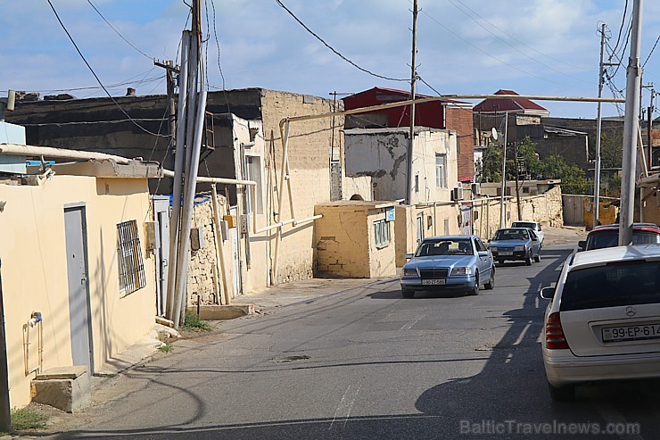 Travelnews.lv ar ekskursiju autobusu apceļo Baku raksturīgākās vietas. Sadarbībā ar Latvijas vēstniecību Azerbaidžānā un tūrisma firmu «RANTUR Travel Travelnews.lv ar ekskursiju autobusu apceļo Baku raksturīgākās vietas. Sadarbībā ar Latvijas vēstniecību Azerbaidžānā un tūrisma firmu «RANTUR Travel 237706