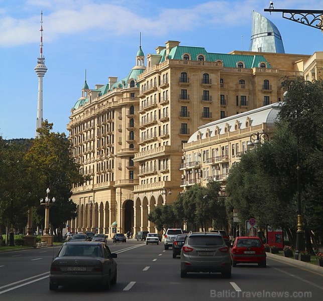 Travelnews.lv ar ekskursiju autobusu apceļo Baku raksturīgākās vietas. Sadarbībā ar Latvijas vēstniecību Azerbaidžānā un tūrisma firmu «RANTUR Travel Travelnews.lv ar ekskursiju autobusu apceļo Baku raksturīgākās vietas. Sadarbībā ar Latvijas vēstniecību Azerbaidžānā un tūrisma firmu «RANTUR Travel 237709