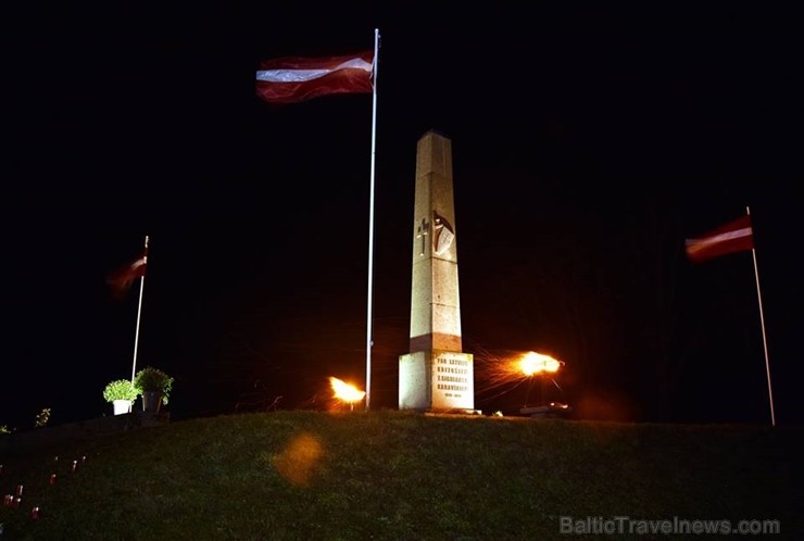 Alūksnē lieli un mazi dodas Lāčplēša dienas gājienā 238068