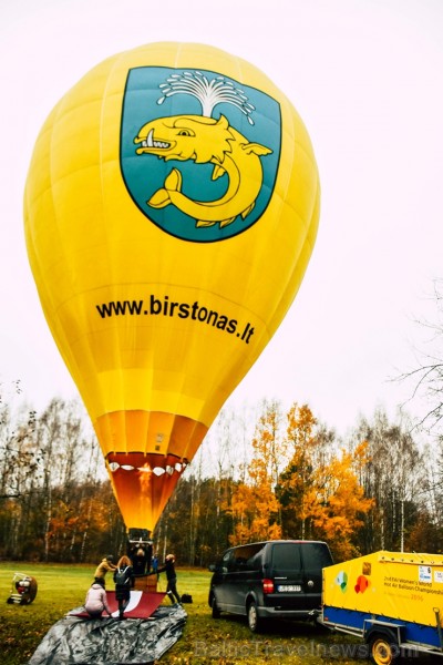 Paceļot Latvijas karogu virs Lietuvas, kūrortpilsēta Birštonas sveic Latviju simtgadē. Birštonas pašvaldības vadītāja Nijole Dirginčiene sveic visus l Paceļot Latvijas karogu virs Lietuvas, kūrortpilsēta Birštonas sveic Latviju simtgadē. Birštonas pašvaldības vadītāja Nijole Dirginčiene sveic visus l 238385