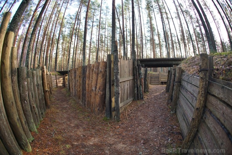 Šogad Rīgas lielās ziemassvētku egles tika meklētas vēsturiski ļoti nozīmīgā vietā, kur pirms 102 gadiem norisinājās Ziemassvētku kaujas. Pirms egļu m Šogad Rīgas lielās ziemassvētku egles tika meklētas vēsturiski ļoti nozīmīgā vietā, kur pirms 102 gadiem norisinājās Ziemassvētku kaujas. Pirms egļu m 238407