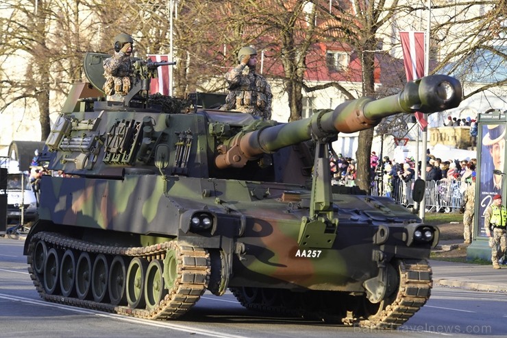Militārajā parādē piedalījās aptuveni 1700 karavīri, zemessargi, policisti, robežsargi, ugunsdzēsēji un jaunsargi. Par godu Latvijas valsts neatkarība Militārajā parādē piedalījās aptuveni 1700 karavīri, zemessargi, policisti, robežsargi, ugunsdzēsēji un jaunsargi. Par godu Latvijas valsts neatkarība 238672