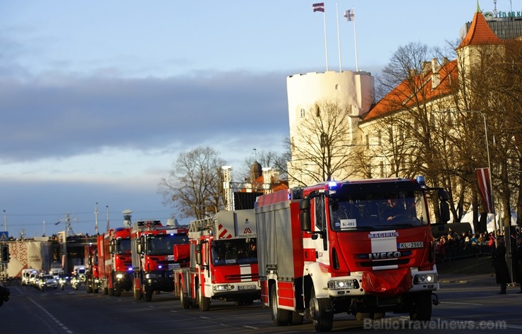 Militārajā parādē piedalījās aptuveni 1700 karavīri, zemessargi, policisti, robežsargi, ugunsdzēsēji un jaunsargi. Par godu Latvijas valsts neatkarība Militārajā parādē piedalījās aptuveni 1700 karavīri, zemessargi, policisti, robežsargi, ugunsdzēsēji un jaunsargi. Par godu Latvijas valsts neatkarība 238701