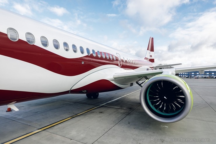 Latvijas nacionālā lidsabiedrība «airBaltic» 18. novembrī pirmo reizi piedalījās svinīgajā parādē ar «Airbus A220-300» lidmašīnu, kuru rotā sarkanbalt Latvijas nacionālā lidsabiedrība «airBaltic» 18. novembrī pirmo reizi piedalījās svinīgajā parādē ar «Airbus A220-300» lidmašīnu, kuru rotā sarkanbalt 238717