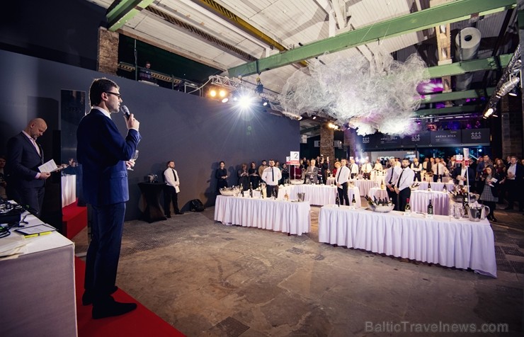 Festivāls Riga Wine & Champagne pulcēja pasaules vadošos vīna ekspertus, lai gardēžiem un vīnmīļiem no visas Baltijas piedāvātu izglītojošas degustāci Festivāls Riga Wine & Champagne pulcēja pasaules vadošos vīna ekspertus, lai gardēžiem un vīnmīļiem no visas Baltijas piedāvātu izglītojošas degustāci 239250