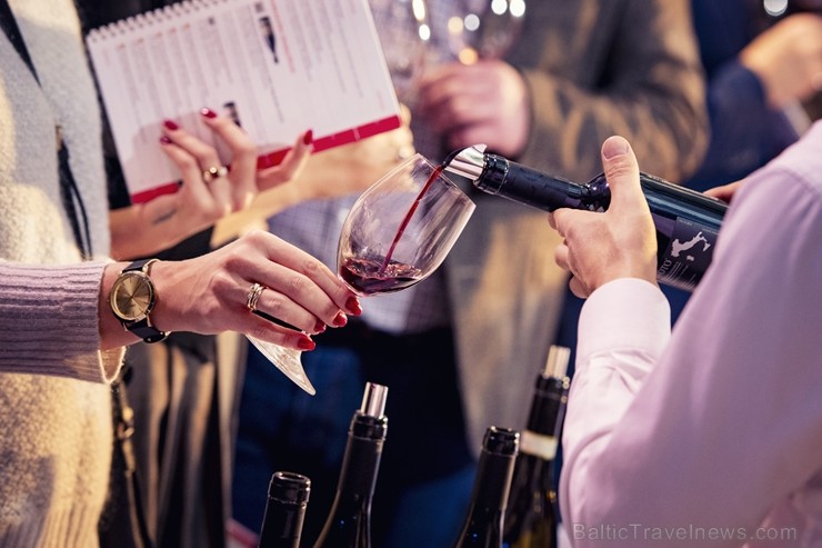 Festivāls Riga Wine & Champagne pulcēja pasaules vadošos vīna ekspertus, lai gardēžiem un vīnmīļiem no visas Baltijas piedāvātu izglītojošas degustāci Festivāls Riga Wine & Champagne pulcēja pasaules vadošos vīna ekspertus, lai gardēžiem un vīnmīļiem no visas Baltijas piedāvātu izglītojošas degustāci 239259