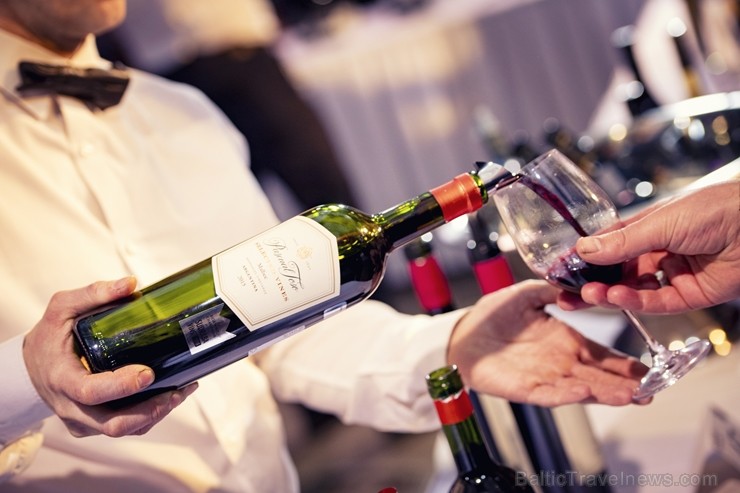 Festivāls Riga Wine & Champagne pulcēja pasaules vadošos vīna ekspertus, lai gardēžiem un vīnmīļiem no visas Baltijas piedāvātu izglītojošas degustāci Festivāls Riga Wine & Champagne pulcēja pasaules vadošos vīna ekspertus, lai gardēžiem un vīnmīļiem no visas Baltijas piedāvātu izglītojošas degustāci 239264
