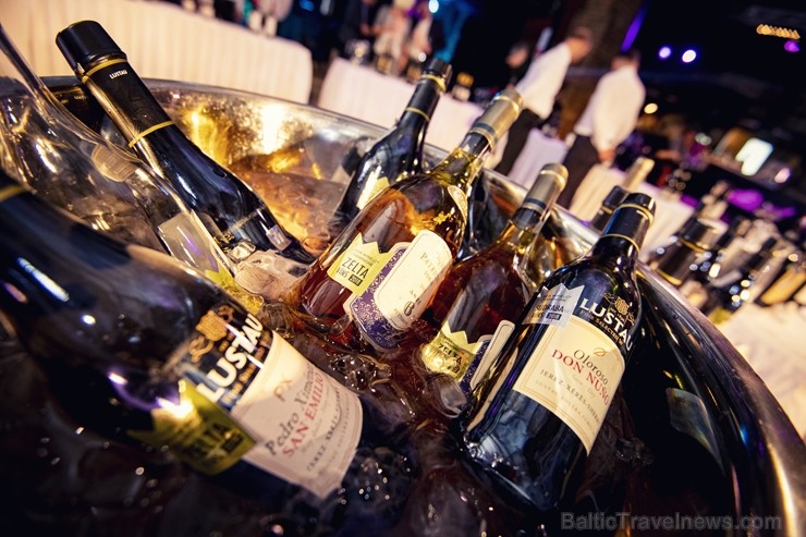 Festivāls Riga Wine & Champagne pulcēja pasaules vadošos vīna ekspertus, lai gardēžiem un vīnmīļiem no visas Baltijas piedāvātu izglītojošas degustāci Festivāls Riga Wine & Champagne pulcēja pasaules vadošos vīna ekspertus, lai gardēžiem un vīnmīļiem no visas Baltijas piedāvātu izglītojošas degustāci 239271