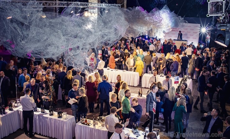 Festivāls Riga Wine & Champagne pulcēja pasaules vadošos vīna ekspertus, lai gardēžiem un vīnmīļiem no visas Baltijas piedāvātu izglītojošas degustāci Festivāls Riga Wine & Champagne pulcēja pasaules vadošos vīna ekspertus, lai gardēžiem un vīnmīļiem no visas Baltijas piedāvātu izglītojošas degustāci 239276
