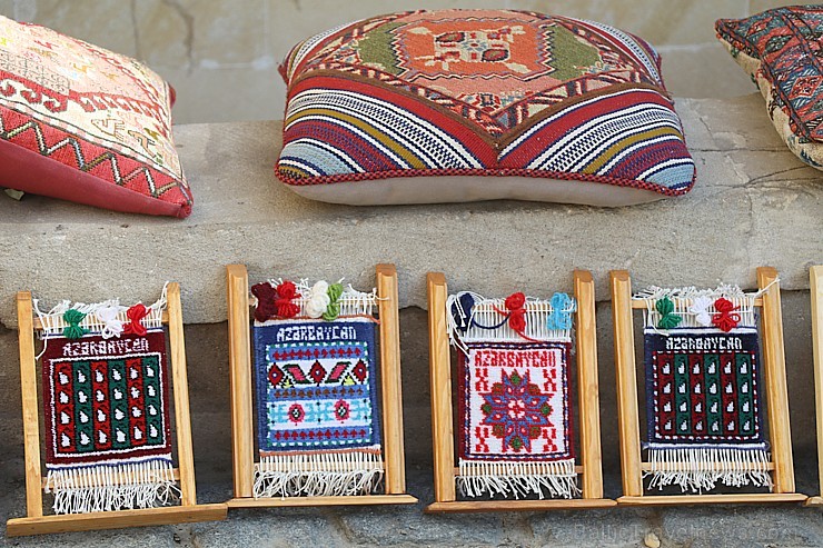 Travelnews.lv iepazīst Baku suvenīru piedāvājumu. Sadarbībā ar Latvijas vēstniecību Azerbaidžānā un tūrisma firmu «RANTUR Travel Agency» Travelnews.lv iepazīst Baku suvenīru piedāvājumu. Sadarbībā ar Latvijas vēstniecību Azerbaidžānā un tūrisma firmu «RANTUR Travel Agency» 239307