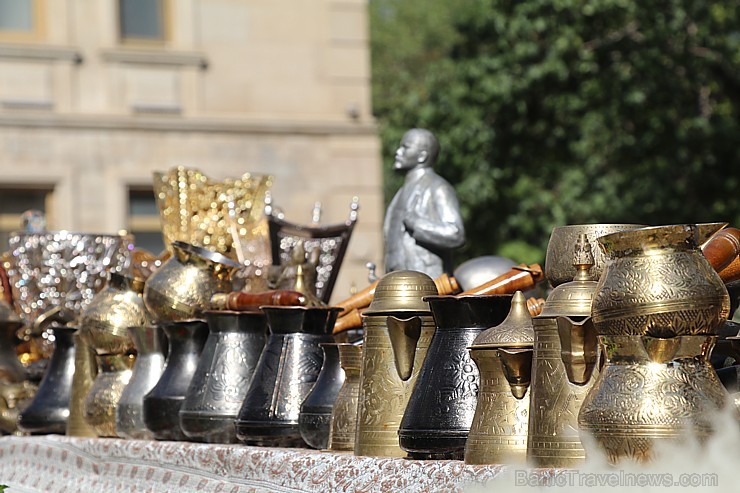 Travelnews.lv iepazīst Baku suvenīru piedāvājumu. Sadarbībā ar Latvijas vēstniecību Azerbaidžānā un tūrisma firmu «RANTUR Travel Agency» Travelnews.lv iepazīst Baku suvenīru piedāvājumu. Sadarbībā ar Latvijas vēstniecību Azerbaidžānā un tūrisma firmu «RANTUR Travel Agency» 239313