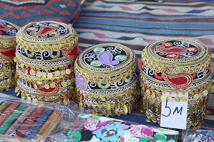 Travelnews.lv iepazīst Baku suvenīru piedāvājumu. Sadarbībā ar Latvijas vēstniecību Azerbaidžānā un tūrisma firmu «RANTUR Travel Agency» Travelnews.lv iepazīst Baku suvenīru piedāvājumu. Sadarbībā ar Latvijas vēstniecību Azerbaidžānā un tūrisma firmu «RANTUR Travel Agency» 239332