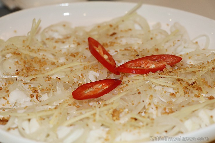 Izbaudam ēdienreizi Hošiminas vjetnamiešu restorānā «Rivia Seafood Dining». Sadarbībā ar 365 brīvdienas un Turkish Airlines Izbaudam ēdienreizi Hošiminas vjetnamiešu restorānā «Rivia Seafood Dining». Sadarbībā ar 365 brīvdienas un Turkish Airlines 240003