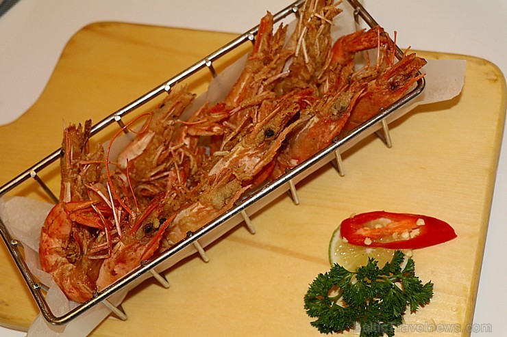 Izbaudam ēdienreizi Hošiminas vjetnamiešu restorānā «Rivia Seafood Dining». Sadarbībā ar 365 brīvdienas un Turkish Airlines Izbaudam ēdienreizi Hošiminas vjetnamiešu restorānā «Rivia Seafood Dining». Sadarbībā ar 365 brīvdienas un Turkish Airlines 240009