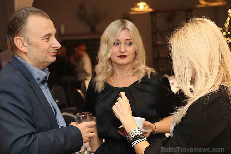 Somijas lidsabiedrība «Finnair» kopā ar Latvijas ceļojumu aģentūrām ieskandina Ziemassvētku sajūtu Somijas lidsabiedrība «Finnair» kopā ar Latvijas ceļojumu aģentūrām ieskandina Ziemassvētku sajūtu 240533