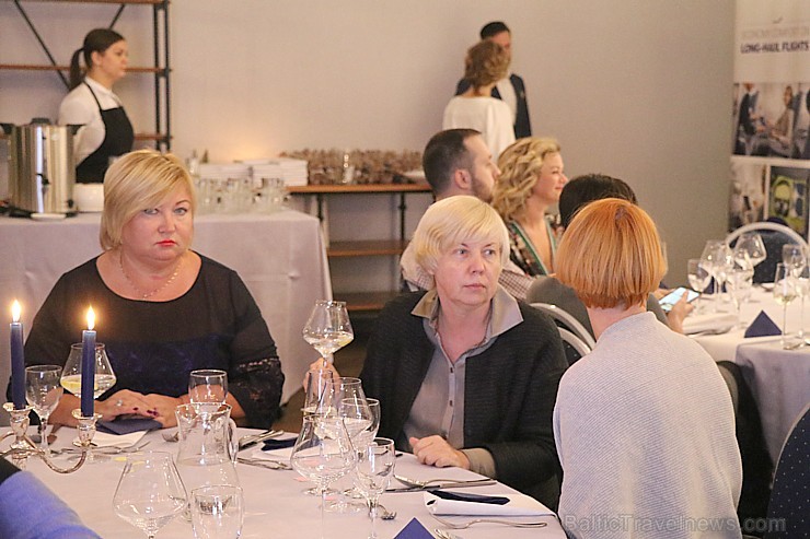 Somijas lidsabiedrība «Finnair» kopā ar Latvijas ceļojumu aģentūrām ieskandina Ziemassvētku sajūtu Somijas lidsabiedrība «Finnair» kopā ar Latvijas ceļojumu aģentūrām ieskandina Ziemassvētku sajūtu 240551