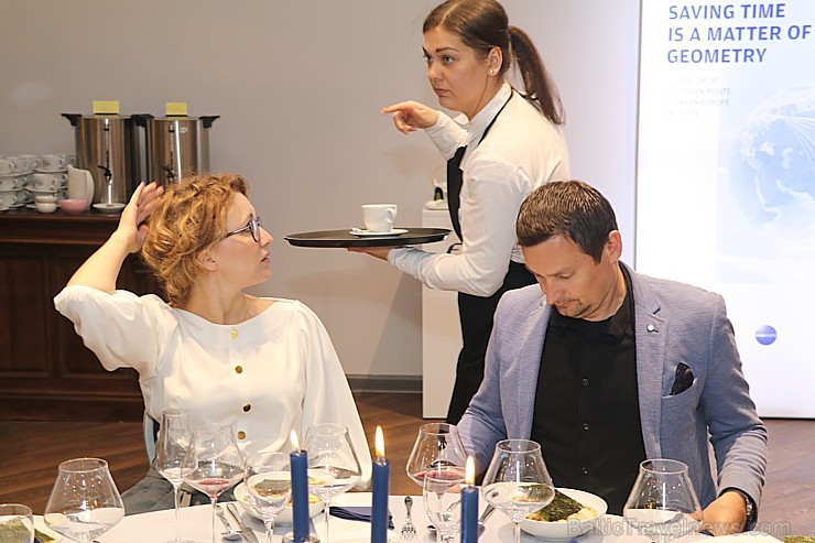 Somijas lidsabiedrība «Finnair» kopā ar Latvijas ceļojumu aģentūrām ieskandina Ziemassvētku sajūtu Somijas lidsabiedrība «Finnair» kopā ar Latvijas ceļojumu aģentūrām ieskandina Ziemassvētku sajūtu 240552
