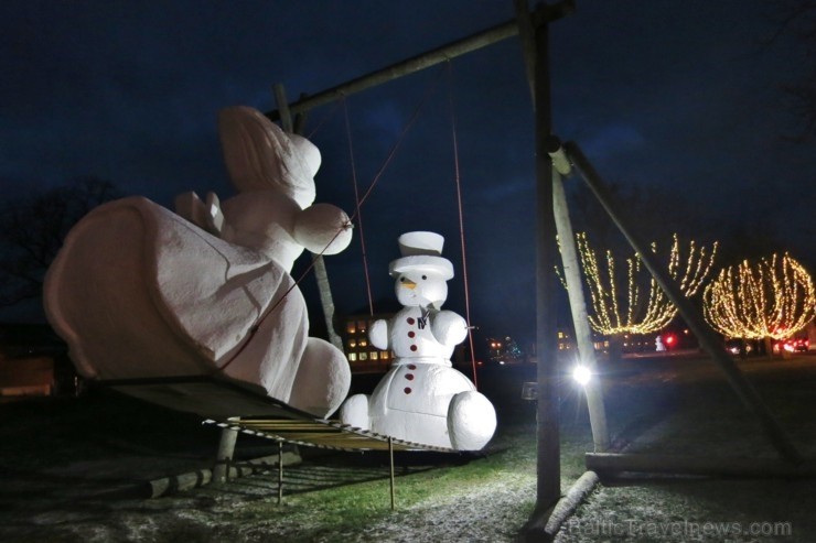 Šoziem Dobeles Sniegavīru saieta tēma ir Latvijas simtgade un tautas varonis - Lāčplēsis. Dobeles laukumos var satikt Melno bruņinieku, Spīdalu, Laimd Šoziem Dobeles Sniegavīru saieta tēma ir Latvijas simtgade un tautas varonis - Lāčplēsis. Dobeles laukumos var satikt Melno bruņinieku, Spīdalu, Laimd 241881