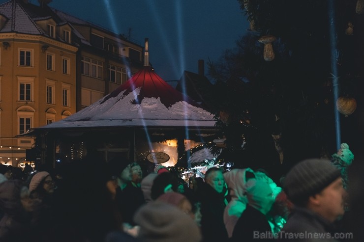 Ar krāšņiem koncertiem, Ziemassvētku vecīti, ponija izjādēm, karuseli, aitu un trušu aploku, meistarklasēm un skaistām dāvanām aizvadīts skaists mēnes Ar krāšņiem koncertiem, Ziemassvētku vecīti, ponija izjādēm, karuseli, aitu un trušu aploku, meistarklasēm un skaistām dāvanām aizvadīts skaists mēnes 242462