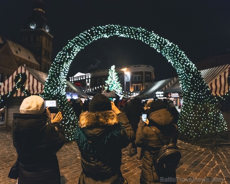 Ar krāšņiem koncertiem, Ziemassvētku vecīti, ponija izjādēm, karuseli, aitu un trušu aploku, meistarklasēm un skaistām dāvanām aizvadīts skaists mēnes Ar krāšņiem koncertiem, Ziemassvētku vecīti, ponija izjādēm, karuseli, aitu un trušu aploku, meistarklasēm un skaistām dāvanām aizvadīts skaists mēnes 242508
