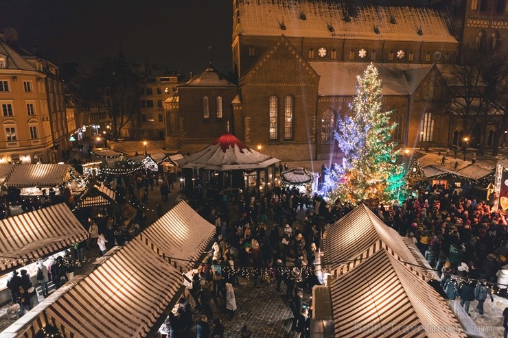 Ar krāšņiem koncertiem, Ziemassvētku vecīti, ponija izjādēm, karuseli, aitu un trušu aploku, meistarklasēm un skaistām dāvanām aizvadīts skaists mēnes Ar krāšņiem koncertiem, Ziemassvētku vecīti, ponija izjādēm, karuseli, aitu un trušu aploku, meistarklasēm un skaistām dāvanām aizvadīts skaists mēnes 242512