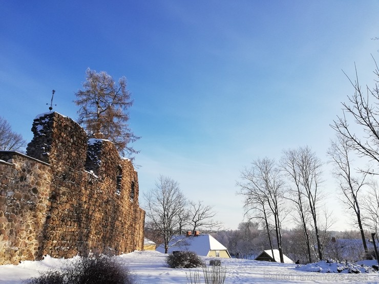 Valmiera mirdz un vilina ceļtājus visos gadalaikos, bet šobrīd tā jo īpaši vilina gan kultūras dzīves baudītājus, gan aktīvo ziemas prieku mīļotājus. 243870