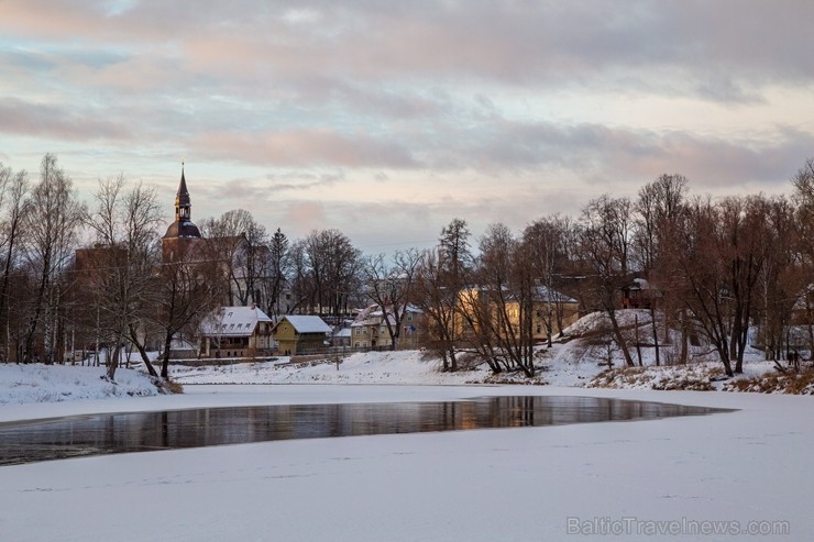 Valmiera mirdz un vilina ceļtājus visos gadalaikos, bet šobrīd tā jo īpaši vilina gan kultūras dzīves baudītājus, gan aktīvo ziemas prieku mīļotājus. 243906