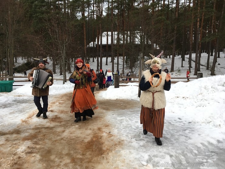 Brīvdabas muzejā Meteņus pavadīja ar maskošanos, dančiem un rotaļām, radošām darbnīcām un gardā Meteņa cienastu. Brīvdabas muzejā Meteņus pavadīja ar maskošanos, dančiem un rotaļām, radošām darbnīcām un gardā Meteņa cienastu. 246135