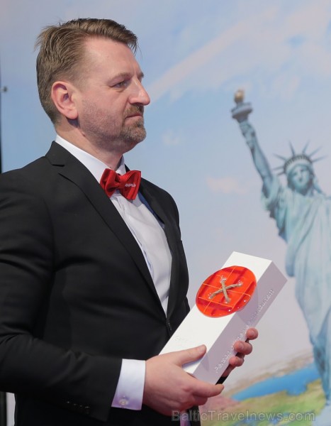 Sveicam «GADA CILVĒKS TŪRISMĀ 2018» laureātus tūrisma izstādē «Balttour 2019». Foto: Rojs Maizītis 246638