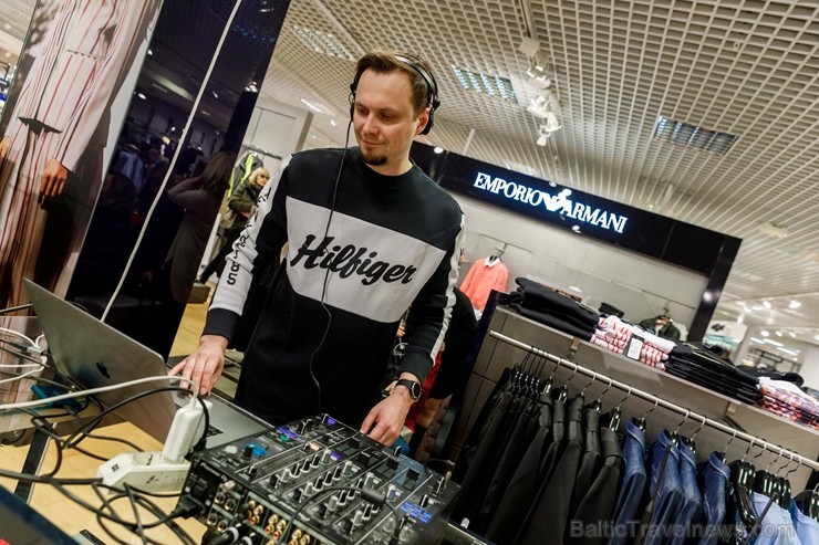 Universālveikals Stockmann rīkoja krāšņas pavasara sezonas atnākšanas svinības, pulcējot vienkopus spilgtas, sabiedrībā zināmas personības jaunās pava Universālveikals Stockmann rīkoja krāšņas pavasara sezonas atnākšanas svinības, pulcējot vienkopus spilgtas, sabiedrībā zināmas personības jaunās pava 248183