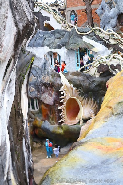 Travelnews.lv apmeklē Dalatas pilsētā savdabīgu «Crazy House». Atbalsta: 365 brīvdienas un Turkish Airlines 248399