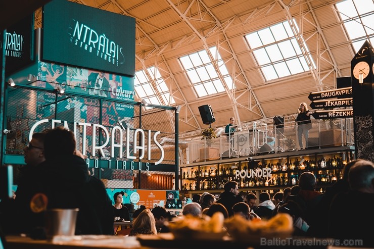 Resto-Rātors restorānu grupas vadītājs Viktors Ravdive Centrālā Gastro Tirgus kioskā Resto-Rātors restorānu grupas vadītājs Viktors Ravdive Centrālā Gastro Tirgus kioskā
