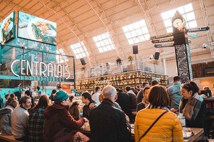 Resto-Rātors restorānu grupas vadītājs Viktors Ravdive Centrālā Gastro Tirgus kioskā Resto-Rātors restorānu grupas vadītājs Viktors Ravdive Centrālā Gastro Tirgus kioskā