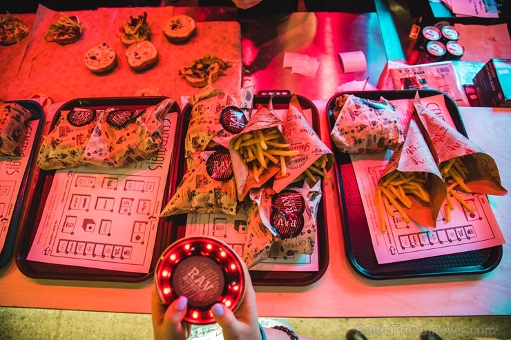 Resto-Rātors restorānu grupas vadītājs Viktors Ravdive Centrālā Gastro Tirgus kioskā Resto-Rātors restorānu grupas vadītājs Viktors Ravdive Centrālā Gastro Tirgus kioskā