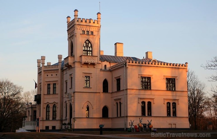 Travelnews.lv Lieldienās aicina apceļot Latviju un apskatīt virkni daudzveidīgu un interesantu svētku dekorāciju. Alūksnes TIC (Foto: Sanita Pāsa, Alv Travelnews.lv Lieldienās aicina apceļot Latviju un apskatīt virkni daudzveidīgu un interesantu svētku dekorāciju. Alūksnes TIC (Foto: Sanita Pāsa, Alv 251772