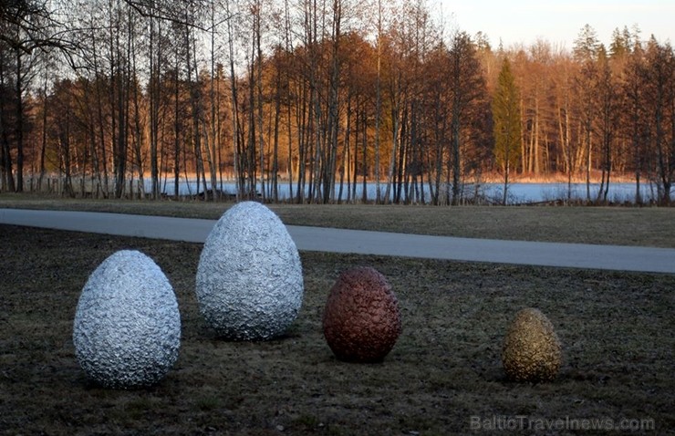 Travelnews.lv Lieldienās aicina apceļot Latviju un apskatīt virkni daudzveidīgu un interesantu svētku dekorāciju. Alūksnes TIC (Foto: Sanita Pāsa, Alv Travelnews.lv Lieldienās aicina apceļot Latviju un apskatīt virkni daudzveidīgu un interesantu svētku dekorāciju. Alūksnes TIC (Foto: Sanita Pāsa, Alv 251775
