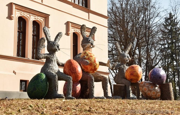 Travelnews.lv Lieldienās aicina apceļot Latviju un apskatīt virkni daudzveidīgu un interesantu svētku dekorāciju. Alūksnes TIC (Foto: Sanita Pāsa, Alv Travelnews.lv Lieldienās aicina apceļot Latviju un apskatīt virkni daudzveidīgu un interesantu svētku dekorāciju. Alūksnes TIC (Foto: Sanita Pāsa, Alv 251777