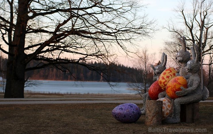 Travelnews.lv Lieldienās aicina apceļot Latviju un apskatīt virkni daudzveidīgu un interesantu svētku dekorāciju. Alūksnes TIC (Foto: Sanita Pāsa, Alv Travelnews.lv Lieldienās aicina apceļot Latviju un apskatīt virkni daudzveidīgu un interesantu svētku dekorāciju. Alūksnes TIC (Foto: Sanita Pāsa, Alv 251780