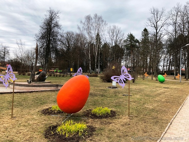 Travelnews.lv Lieldienās aicina apceļot Latviju un apskatīt virkni daudzveidīgu un interesantu svētku dekorāciju. Foto: Gulbenes tūrisma aģentūra Travelnews.lv Lieldienās aicina apceļot Latviju un apskatīt virkni daudzveidīgu un interesantu svētku dekorāciju. Foto: Gulbenes tūrisma aģentūra 251791