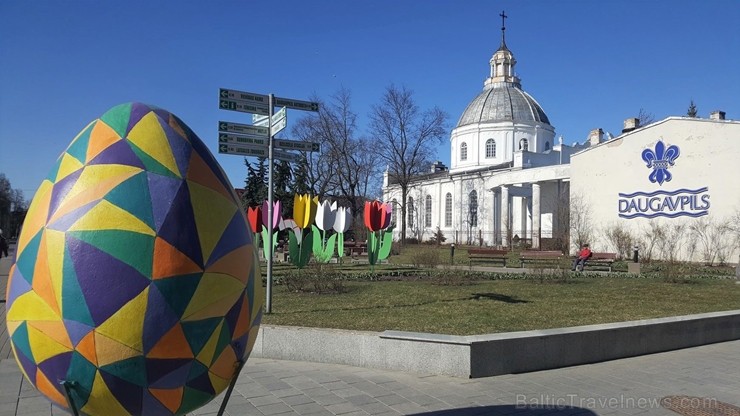 Travelnews.lv Lieldienās aicina apceļot Latviju un apskatīt virkni daudzveidīgu un interesantu svētku dekorāciju. Foto: Daugavpils TIC Travelnews.lv Lieldienās aicina apceļot Latviju un apskatīt virkni daudzveidīgu un interesantu svētku dekorāciju. Foto: Daugavpils TIC 252078