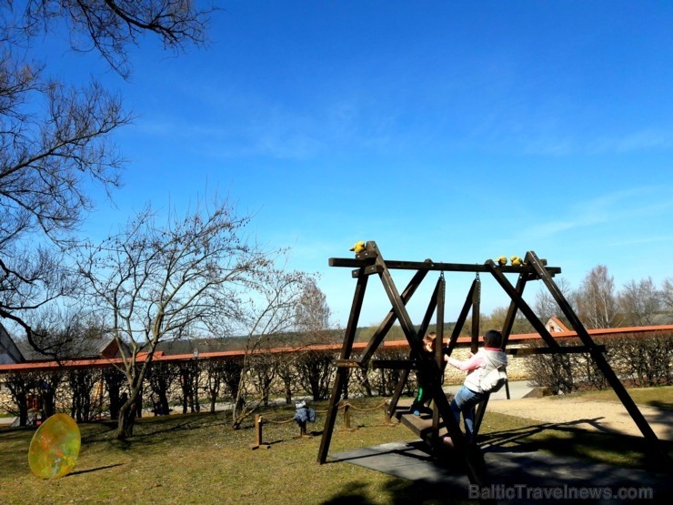 Travelnews.lv Lieldienās aicina apceļot Latviju un apskatīt virkni daudzveidīgu un interesantu svētku dekorāciju. Foto: Cēsu TIC Travelnews.lv Lieldienās aicina apceļot Latviju un apskatīt virkni daudzveidīgu un interesantu svētku dekorāciju. Foto: Cēsu TIC 252080