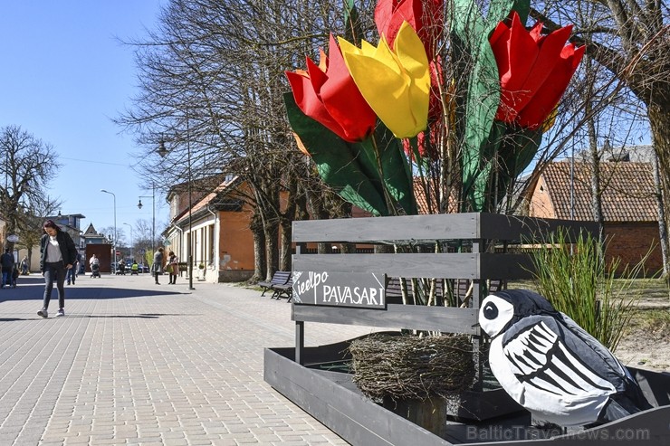 Travelnews.lv Lieldienās aicina apceļot Latviju un apskatīt virkni daudzveidīgu un interesantu svētku dekorāciju. Foto: Ričards Sotaks, Kuldīgas TIC Travelnews.lv Lieldienās aicina apceļot Latviju un apskatīt virkni daudzveidīgu un interesantu svētku dekorāciju. Foto: Ričards Sotaks, Kuldīgas TIC 252087