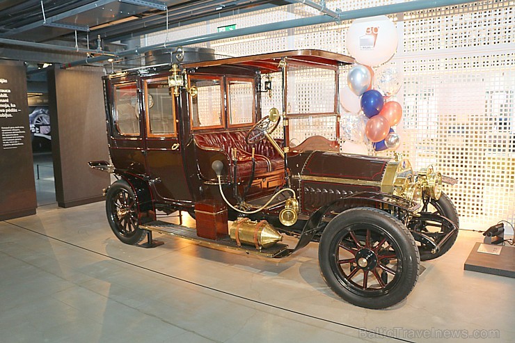Rīgas Motormuzejs atzīmē 30 gadu jubileju ar 2 īpašiem vāģiem «F/N type 2400» un «Citroen DS 19» Rīgas Motormuzejs atzīmē 30 gadu jubileju ar 2 īpašiem vāģiem «F/N type 2400» un «Citroen DS 19» 252581