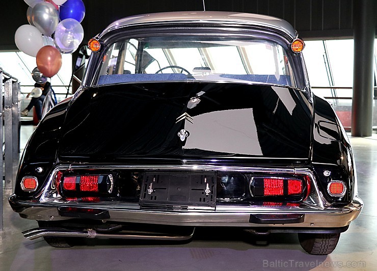 Rīgas Motormuzejs atzīmē 30 gadu jubileju ar 2 īpašiem vāģiem «F/N type 2400» un «Citroen DS 19» Rīgas Motormuzejs atzīmē 30 gadu jubileju ar 2 īpašiem vāģiem «F/N type 2400» un «Citroen DS 19» 252587