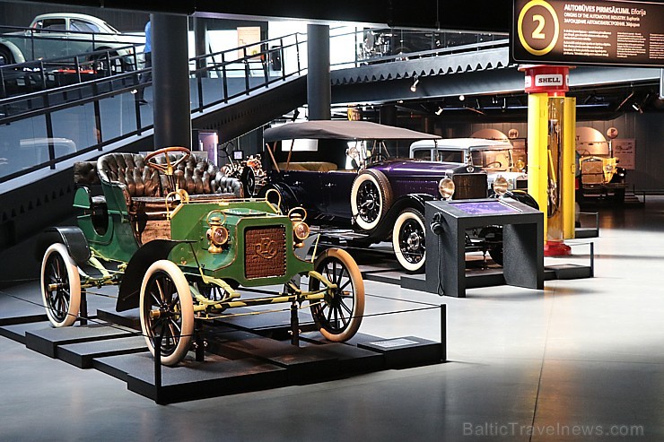 Rīgas Motormuzejs atzīmē 30 gadu jubileju ar 2 īpašiem vāģiem «F/N type 2400» un «Citroen DS 19» Rīgas Motormuzejs atzīmē 30 gadu jubileju ar 2 īpašiem vāģiem «F/N type 2400» un «Citroen DS 19» 252599
