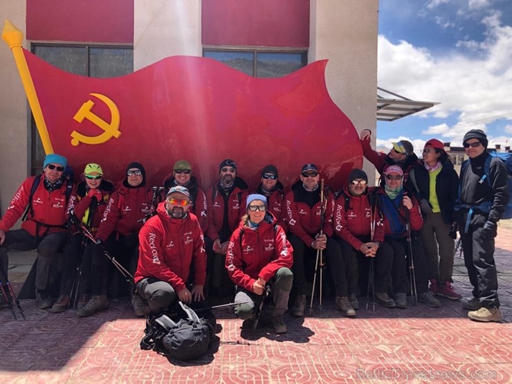 Tūroperatora Alida Tūrs valdes priekšsēdētājs Arno Ter-Saakovs piepildījis savu sapni un sasniedzis pasaules augstāko virsotni Everestu Tūroperatora Alida Tūrs valdes priekšsēdētājs Arno Ter-Saakovs piepildījis savu sapni un sasniedzis pasaules augstāko virsotni Everestu 254657