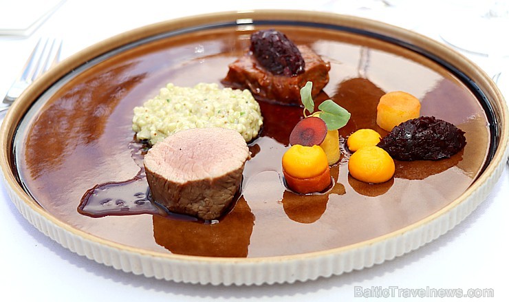 «Schwarzreiter» garša no Michelin pavāres Maike Menzel ir baudāma 2 dienas Rīgā - restorānā «Stage22» «Schwarzreiter» garša no Michelin pavāres Maike Menzel ir baudāma 2 dienas Rīgā - restorānā «Stage22» 254704